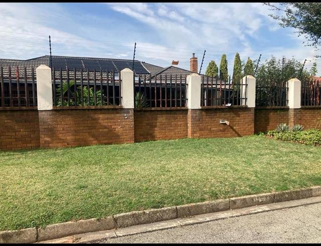 4 BEDROOM HOUSE FOR SALE IN PRIMROSE HILL